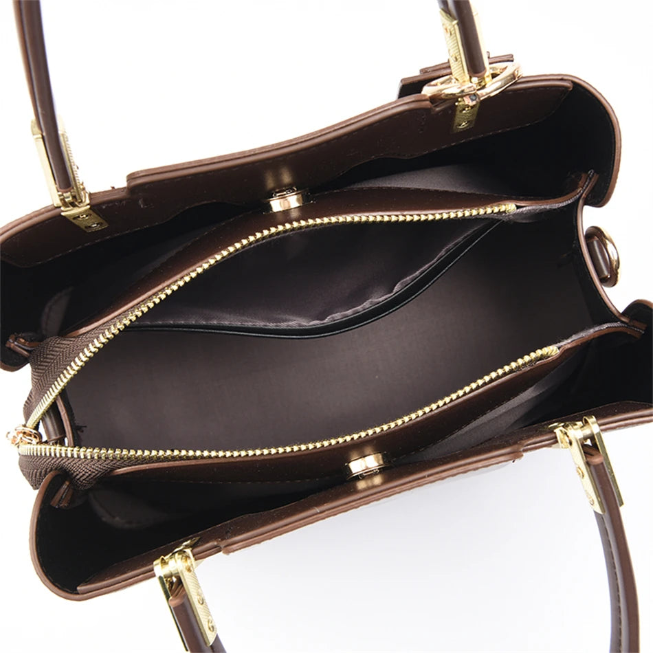 Bolsa Austroo | Textura Sofisticada. Design Atemporal. Presença Garantida.