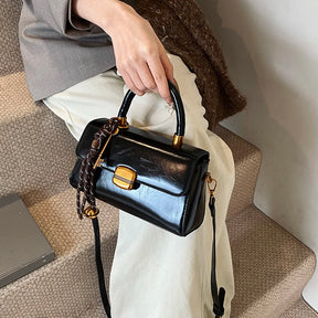 Bolsa Viena – Elegância Clássica em Versão Compacta