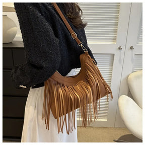 Bolsa de Franjas Transversal – Estilo e Sofisticação para o Seu Look!