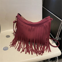 Bolsa de Franjas Transversal – Estilo e Sofisticação para o Seu Look!